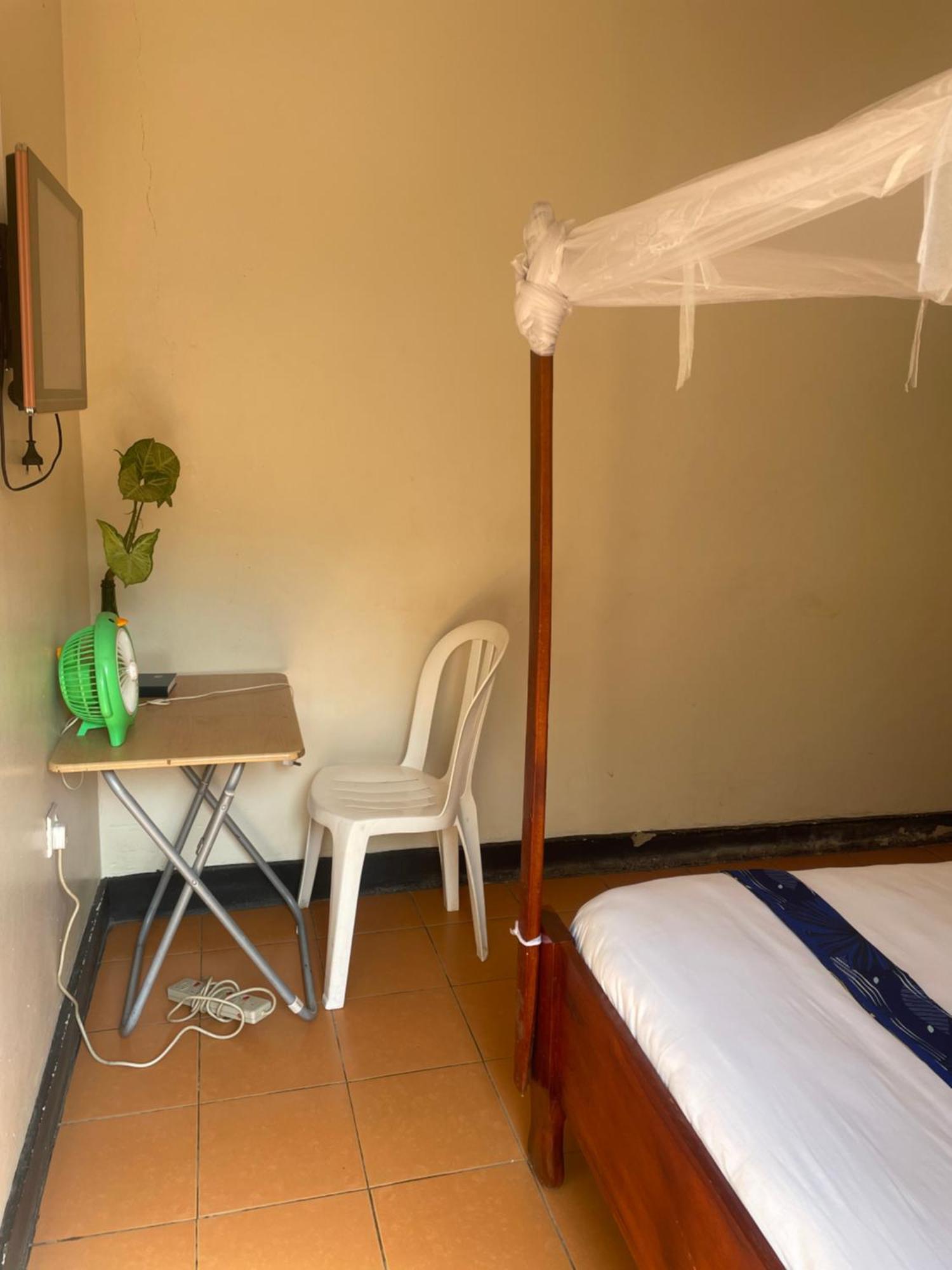 Suba Motel Kihihi ภายนอก รูปภาพ