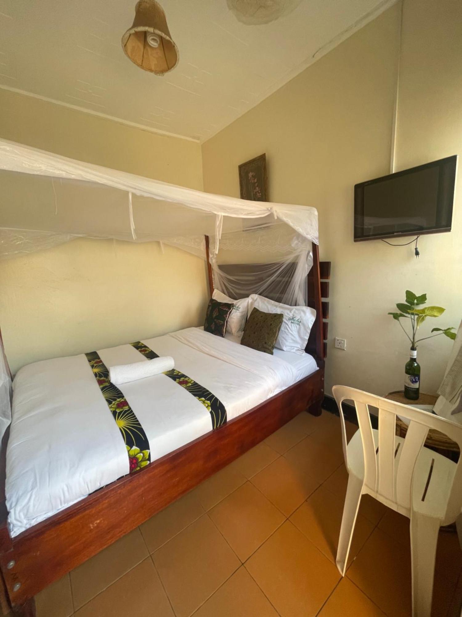 Suba Motel Kihihi ภายนอก รูปภาพ