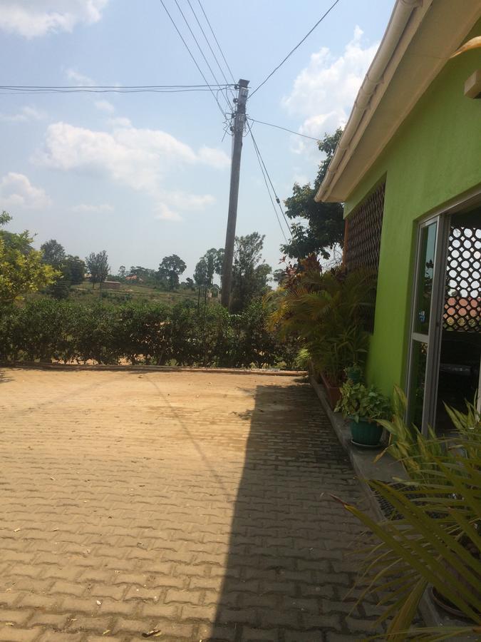 Suba Motel Kihihi ภายนอก รูปภาพ